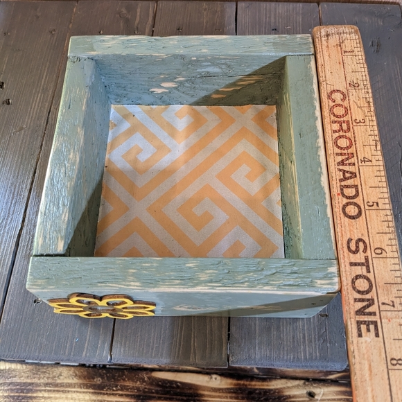 Hand made Wood Box Home Handcrafted Green & Yellow - Picture 4 of 4